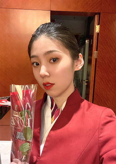 乔佳佳 现就业于新郑机场贵宾室(图1)